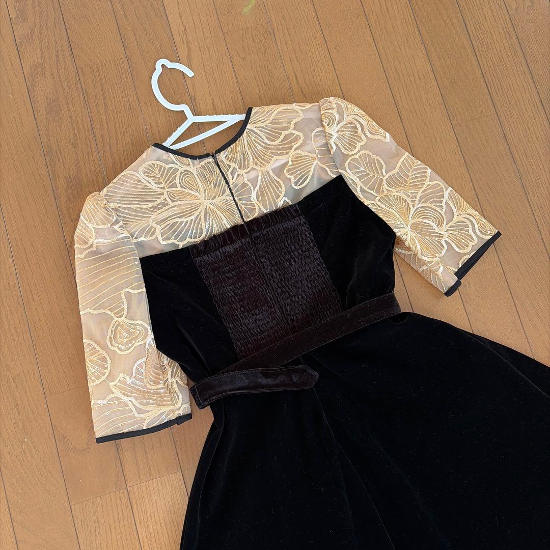 Leja オケージョンドレス　ベロア　ウエストベルト付 花柄レース　キラキラ刺繍