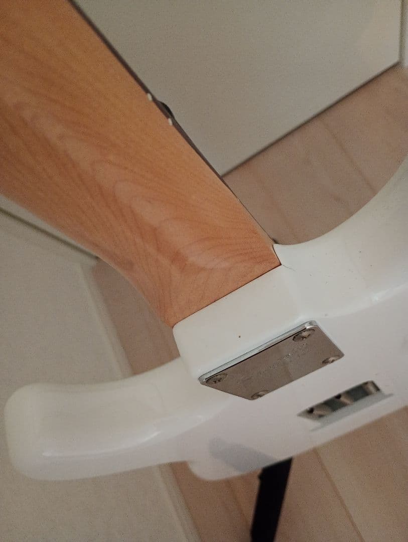 Squier ストラト　 ホワイト　ラージヘッド　スクワイヤー