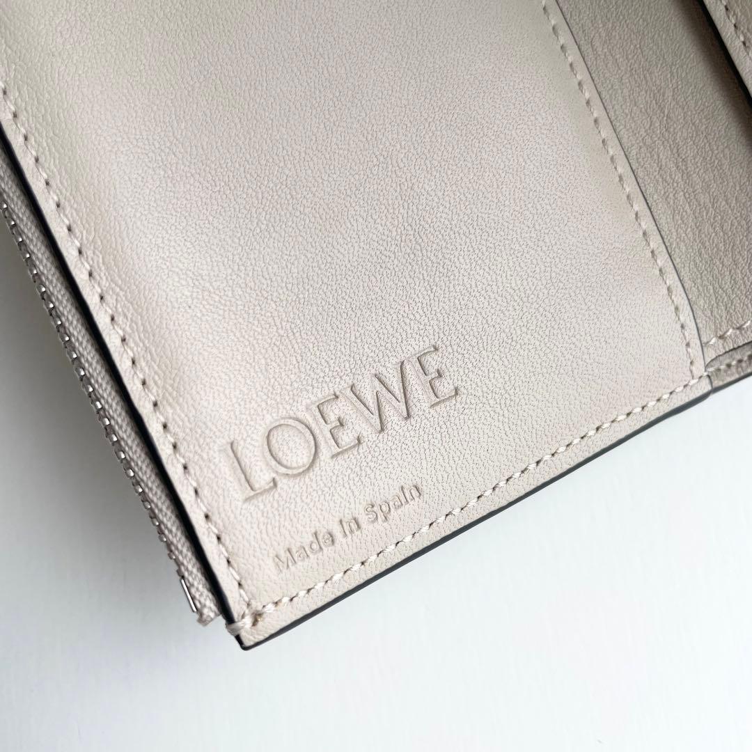 LOEWE ロエベ 三つ折り財布 バーティカル ウォレット グリーン ほぼ新品