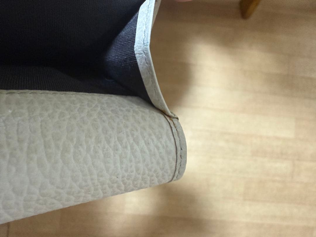 GUCCI 二つ折り財布 クリーム色