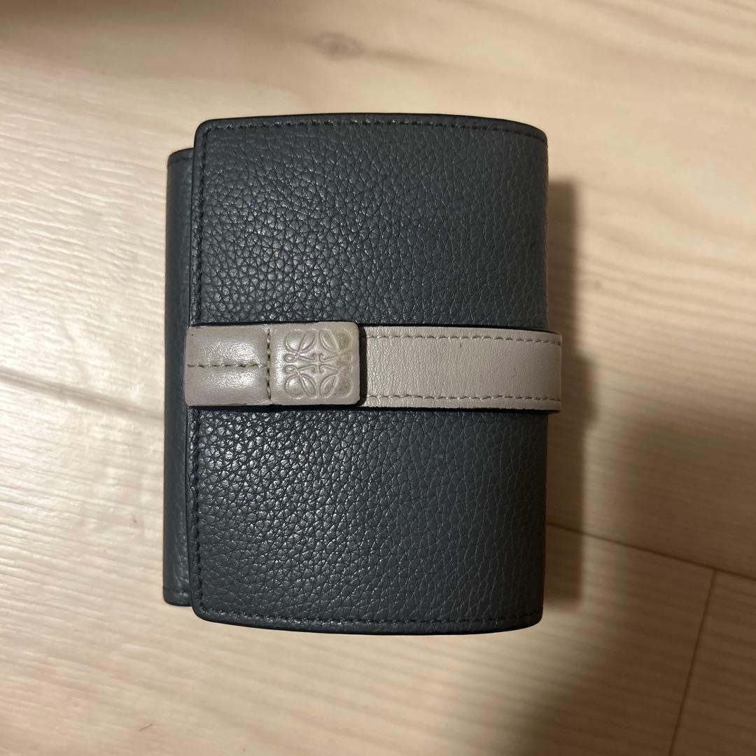 レ*ン様 LOEWE 三つ折り財布 黒とグレー