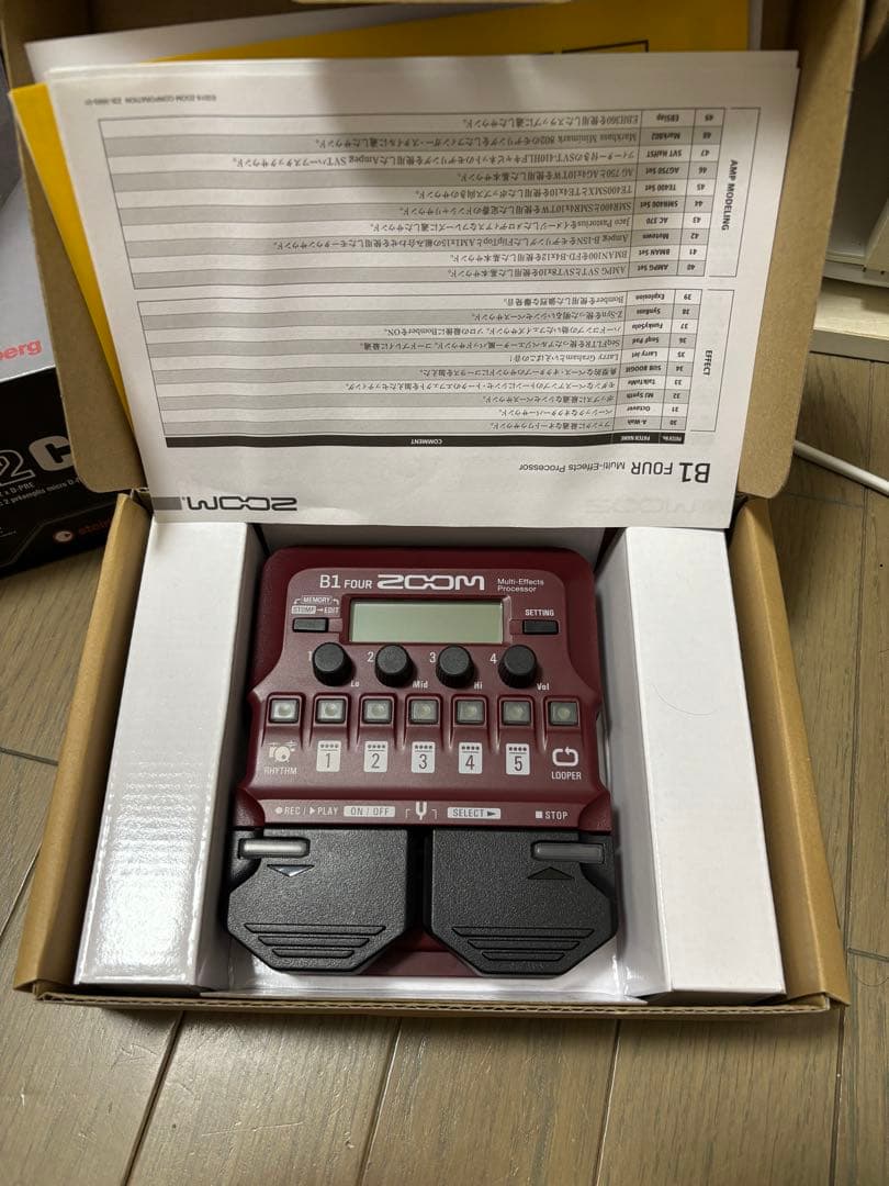 ZOOM B1 Four ベースエフェクター