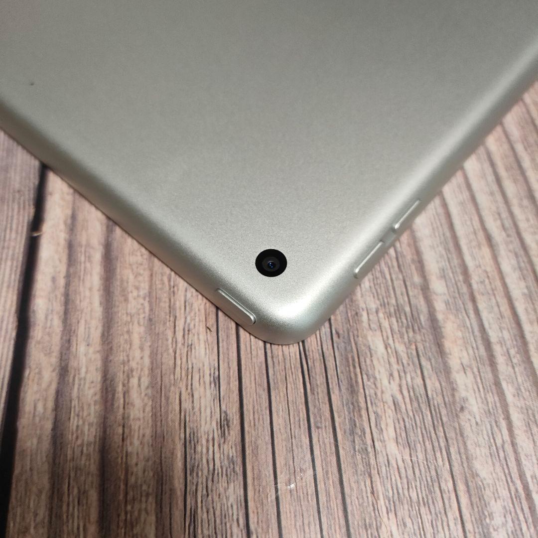 iPad 第7世代 32GB シルバー 新品近い