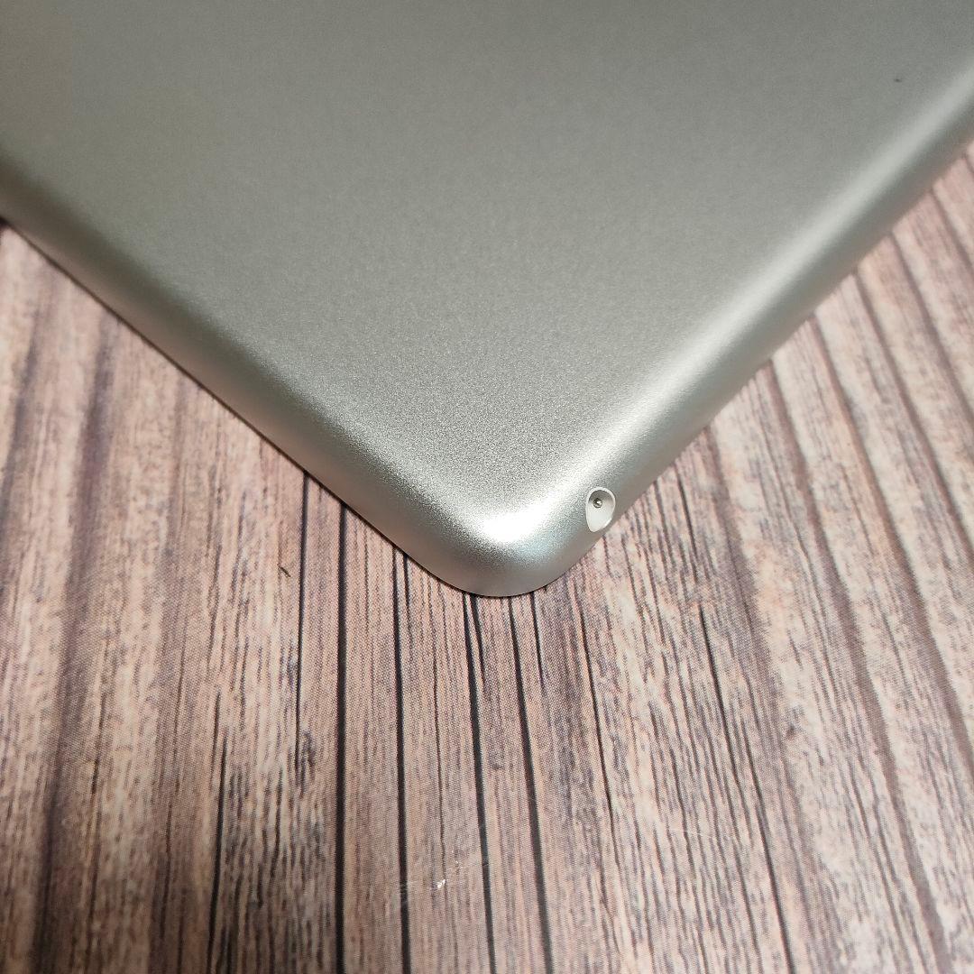iPad 第7世代 32GB シルバー 新品近い