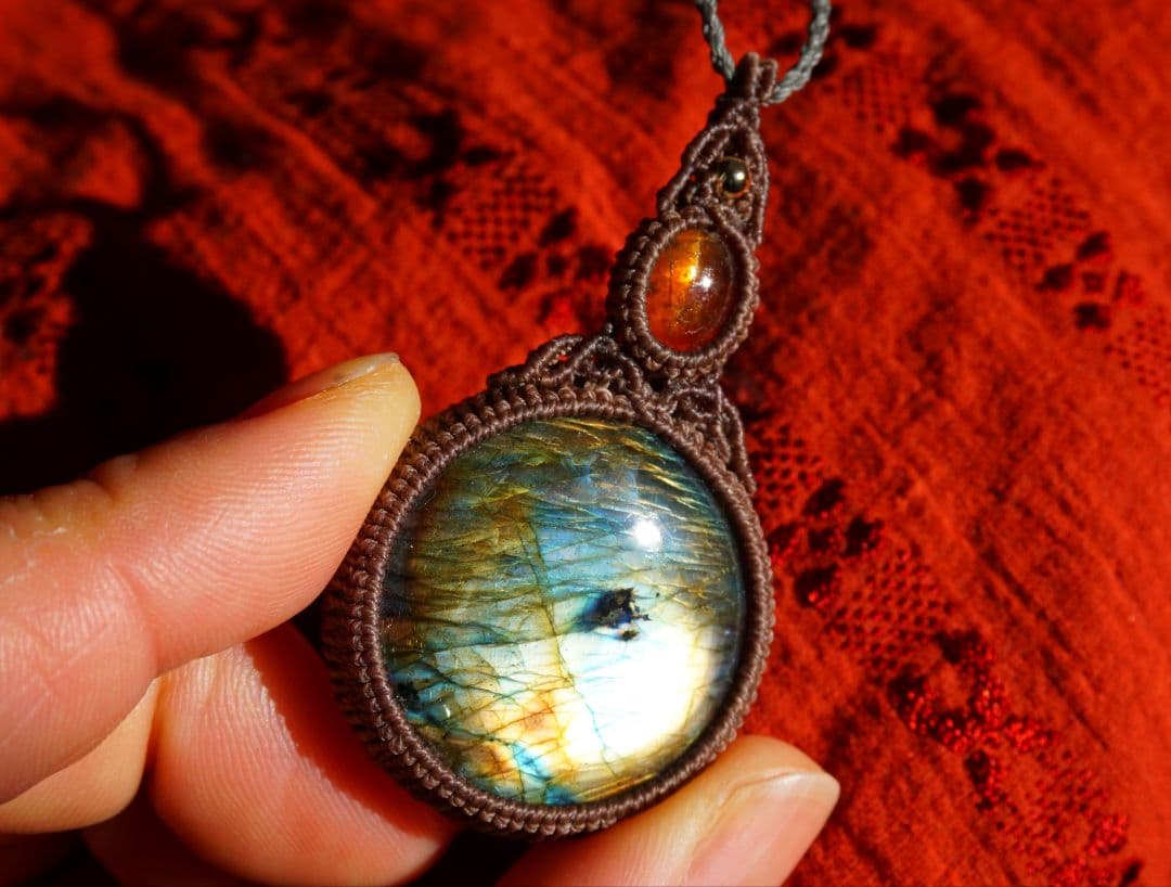 マルチカラーラブラドライト　オレンジカイヤナイト　マクラメ　ネックレス