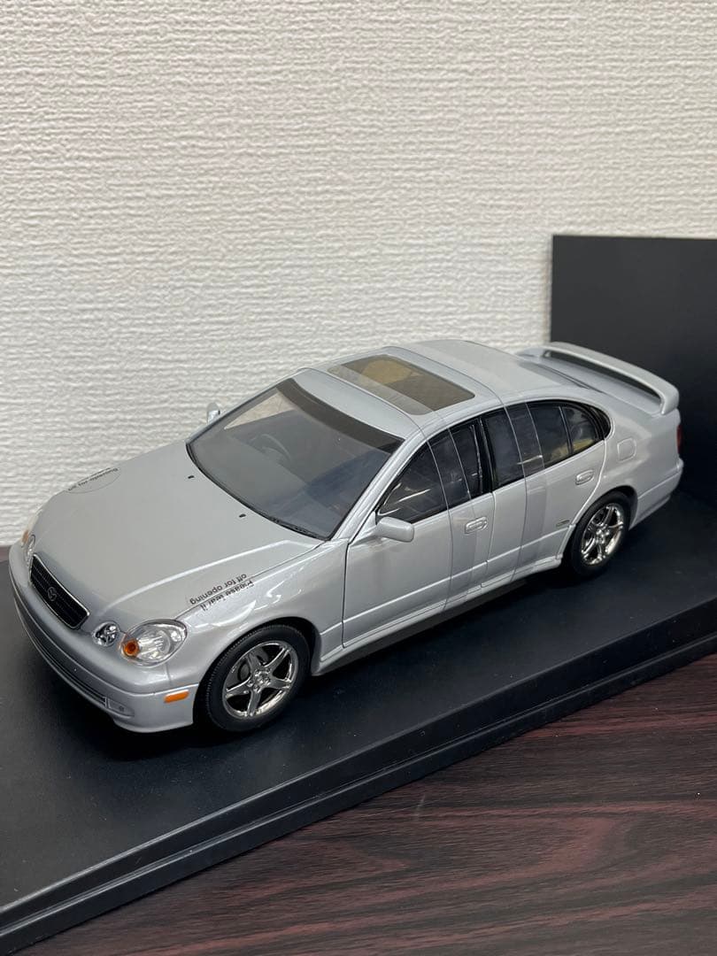 オートアート1/18トヨタ アリスト シルバー