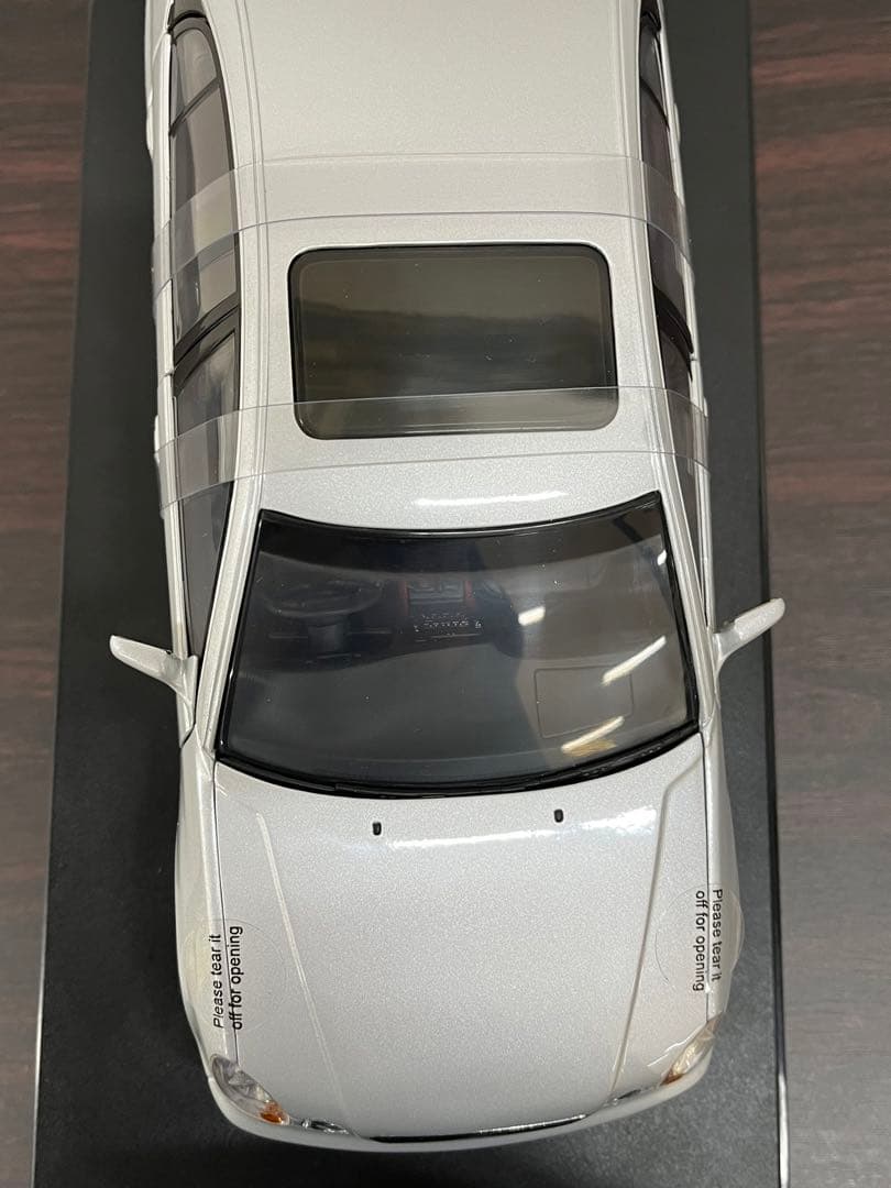 オートアート1/18トヨタ アリスト シルバー