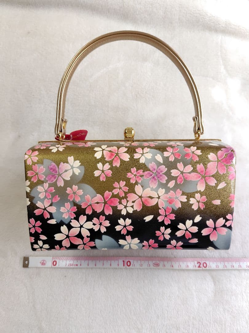 【新品未使用品】和装用バッグと草履セット（フリーサイズ）