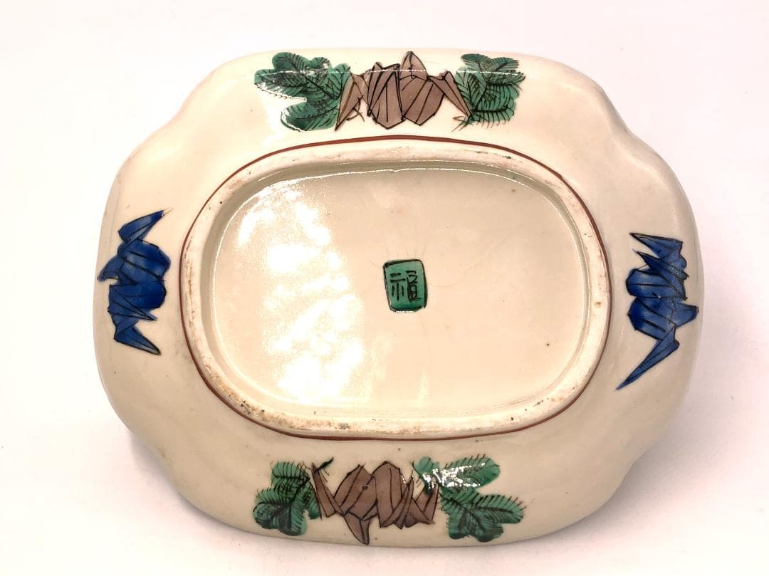 【 古九谷色絵木瓜型中皿 】　岩牡丹・鯉魚・雲文　折鶴若松図　角福印　江戸時代