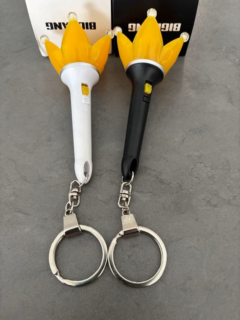 BIGBANG LIGHT STICK KEYRING 2色セット