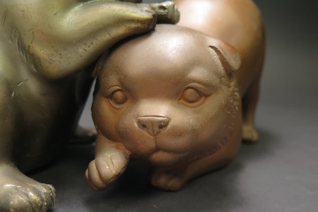 【即購入可】銅製／仔・子犬／いぬ／一対／飾・置物／芳山／骨董／古美術／金属／工芸