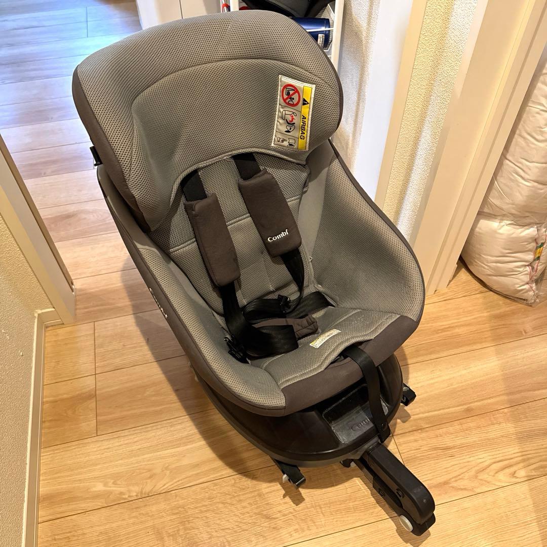 【特価】コンビ クルムーヴ グレー チャイルドシート