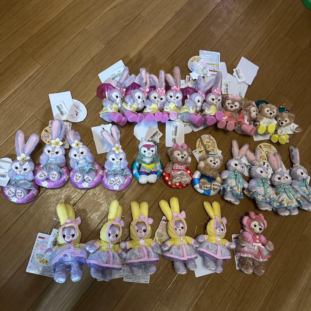 【新品•タグ付き】ダッフィフレンズ　ぬいぐるみバッチ•ぬいぐるみストラップセット