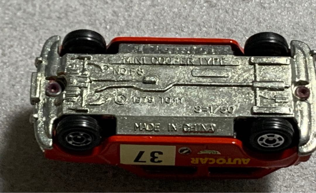 トミカ ミニクーパー トラフィック AUTOCAR ゼッケン37