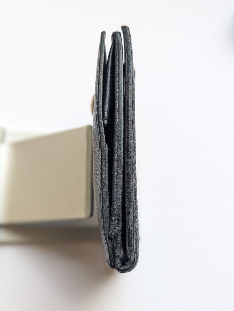 イルビゾンテ スクエアウォレット ブラック 美品 シボ加工 男女兼用