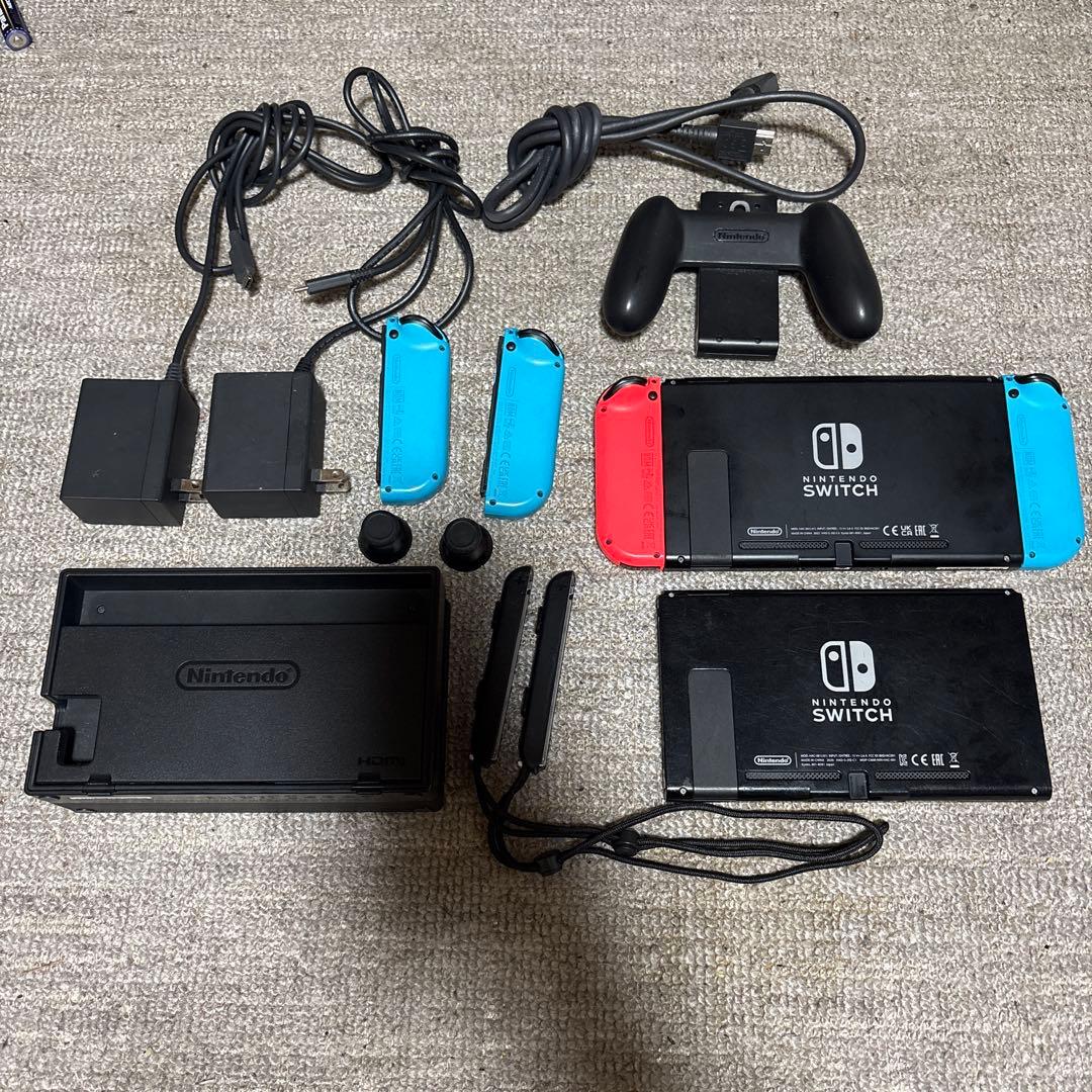 Nintendo Switch 本体2個(うち1つはジャンク)と周辺機器