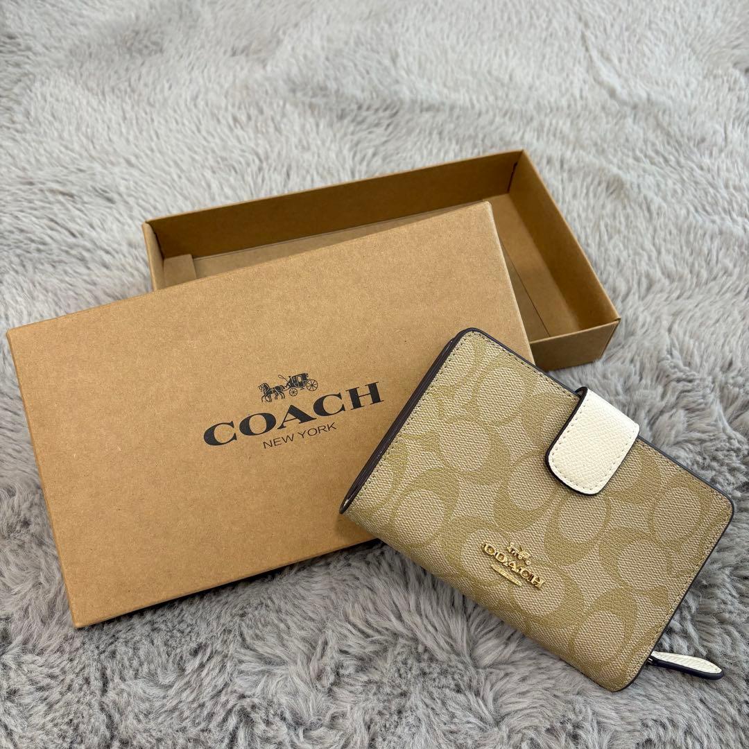 COACH 2つ折り財布
