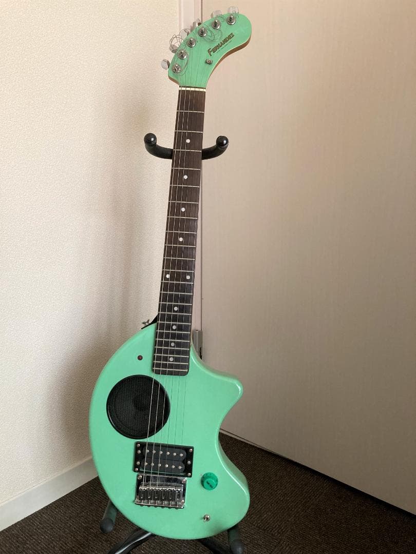 FERNANDES ZO-3　パステルグリーン　専用ソフトケース付き