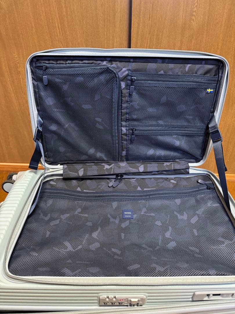 イノベータースーツケース75L