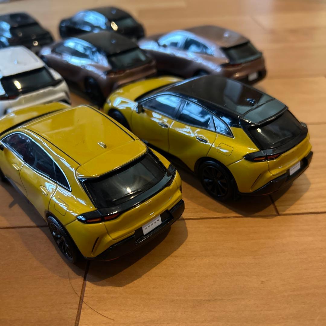 トヨタ クラウンスポーツ ミニカー セット