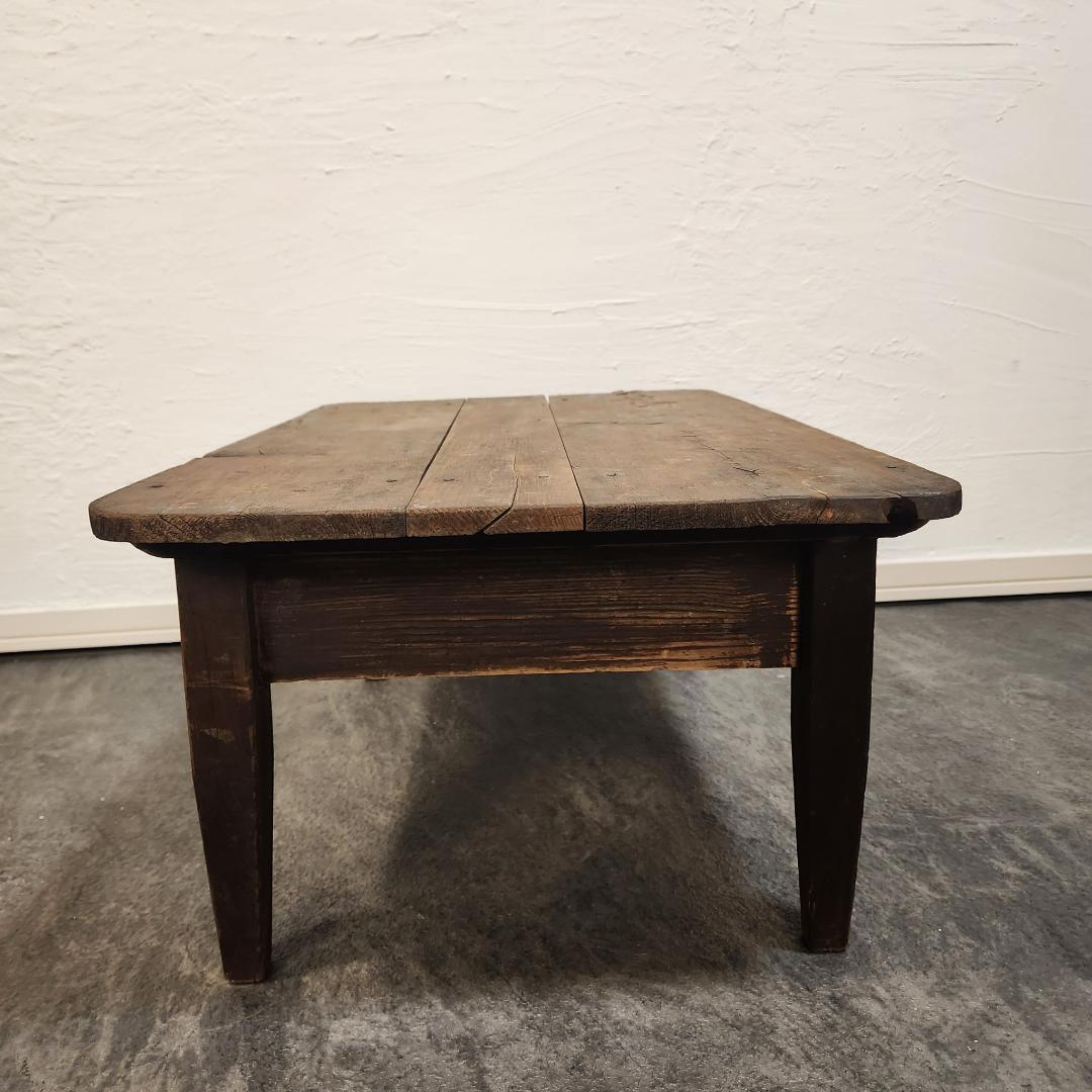 ノスタルジック　古材　ローテーブル 味のある打痕と塗装跡