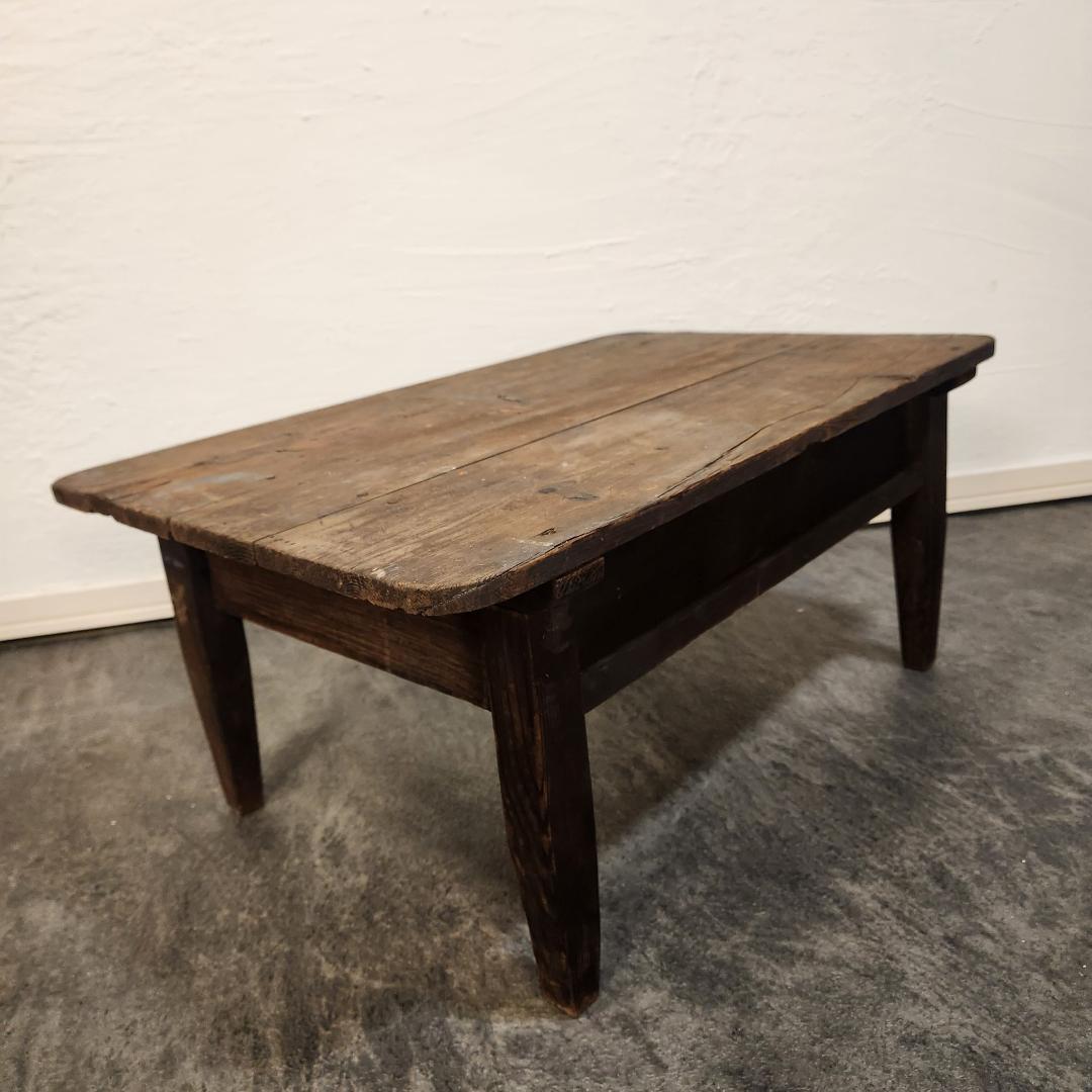 ノスタルジック　古材　ローテーブル 味のある打痕と塗装跡