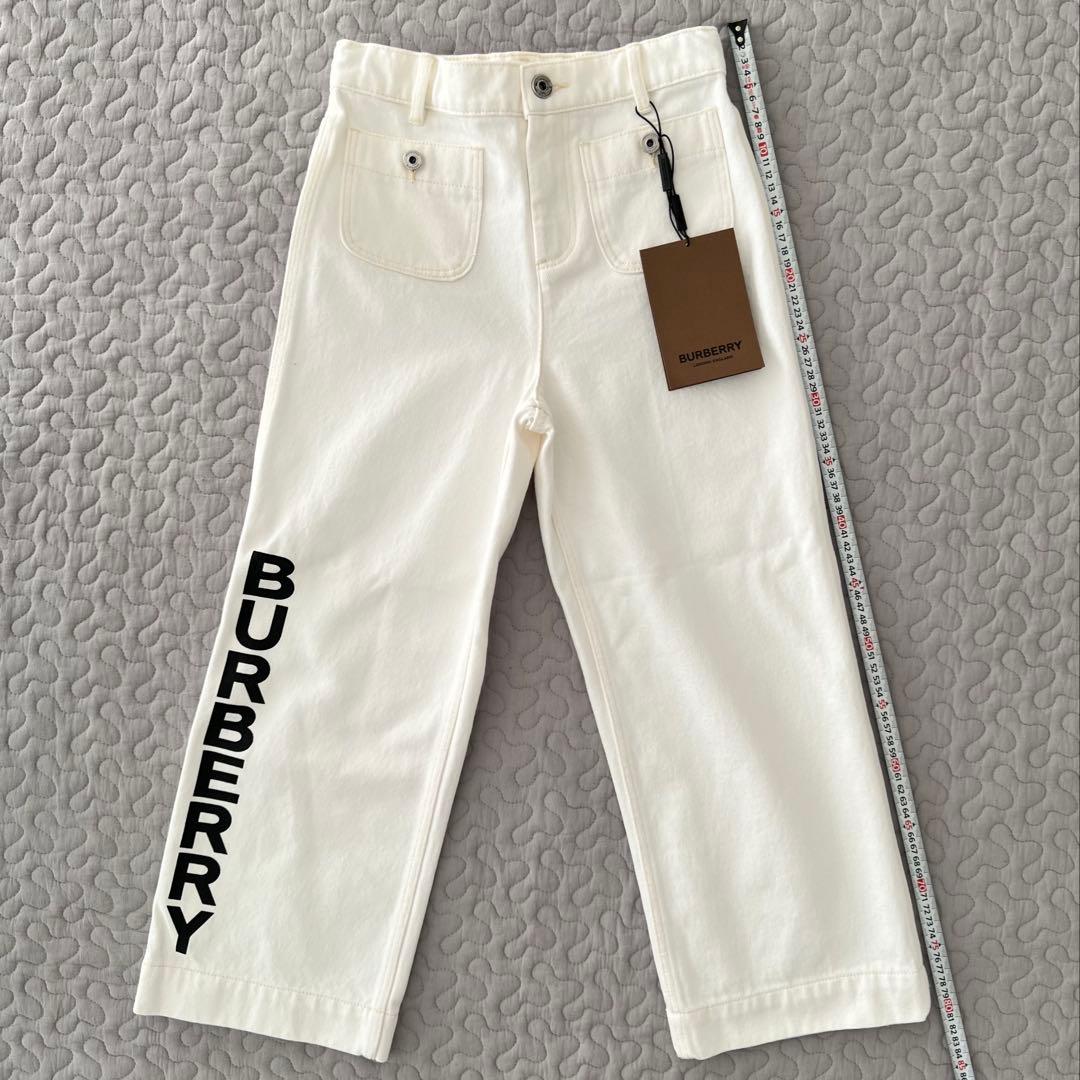 【新品タグ付き】BURBERRY バーバリー 140cm ロゴ 白デニムパンツ