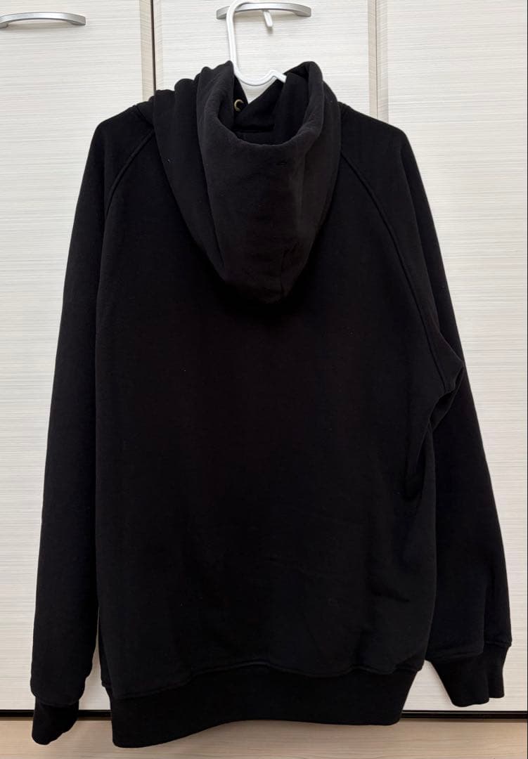 COMOLI ブラック フード付きパーカー