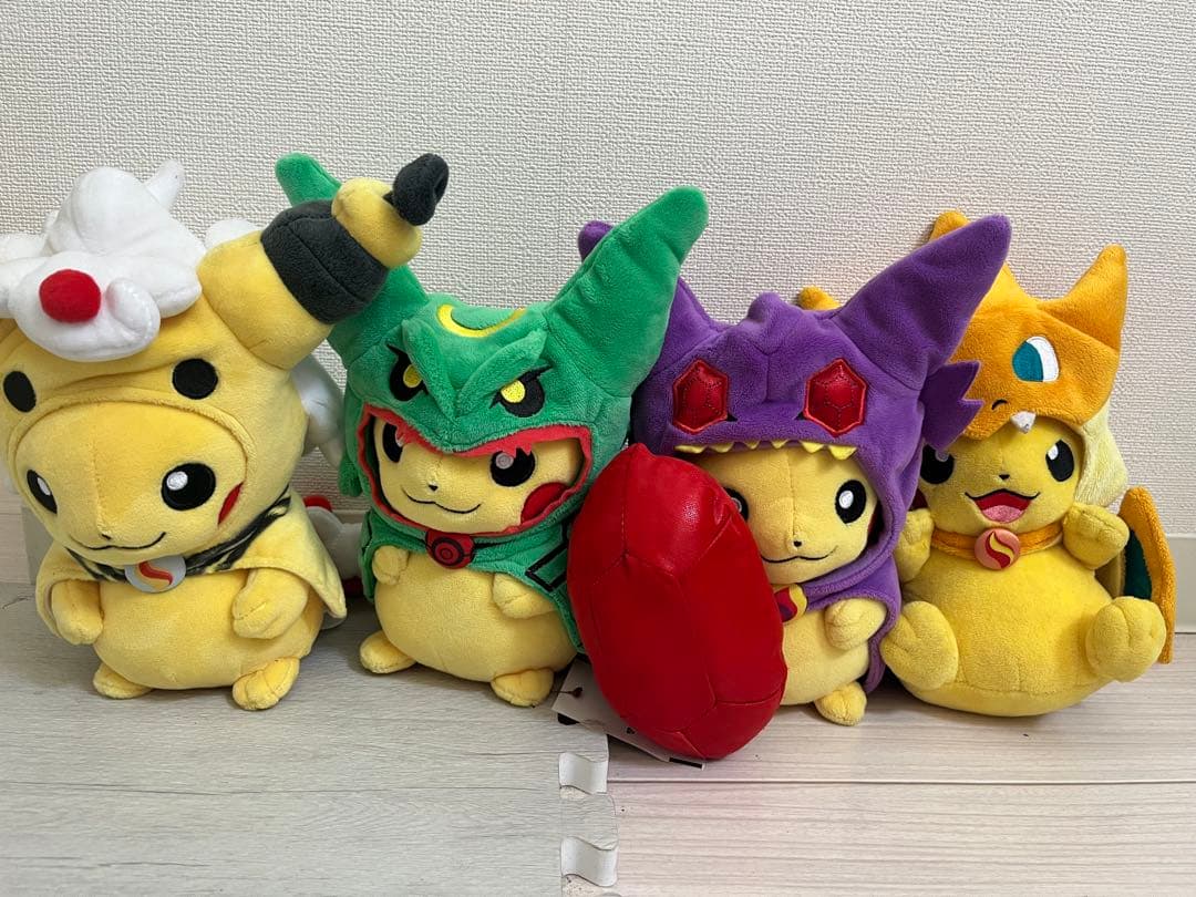 ポンチョを着たピカチュウ ぬいぐるみ 4体セット