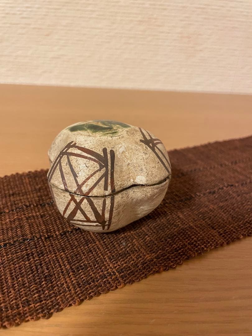 織部焼　香合