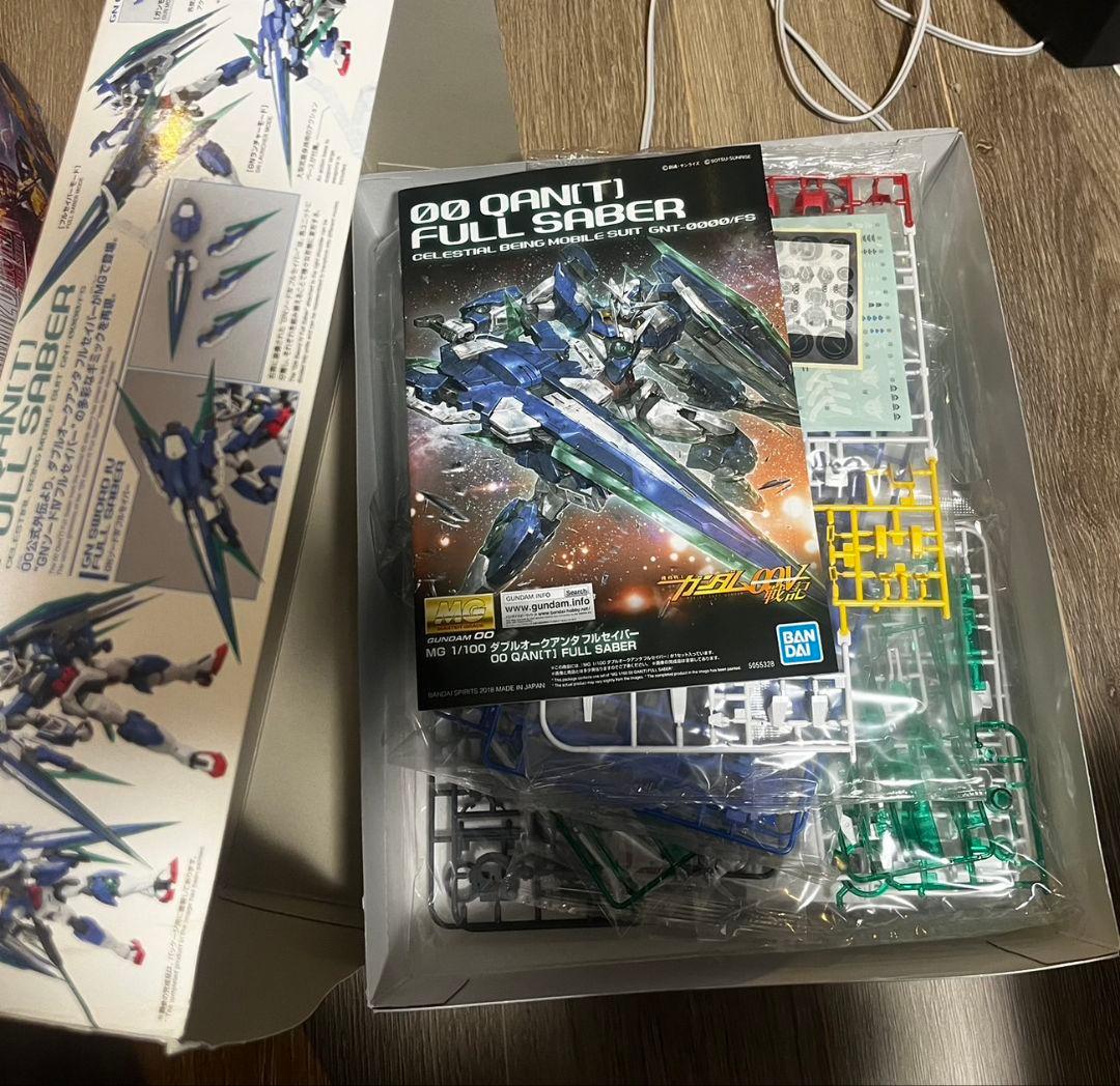 ロボット MG 00 QAN(T) FULL SABER