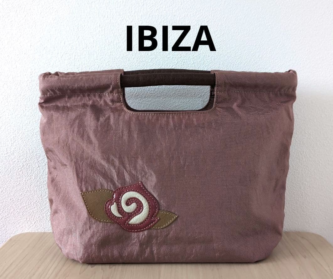 IBIZAイビザ　ナイロン×レザー手提げバッグ　薔薇モチーフ