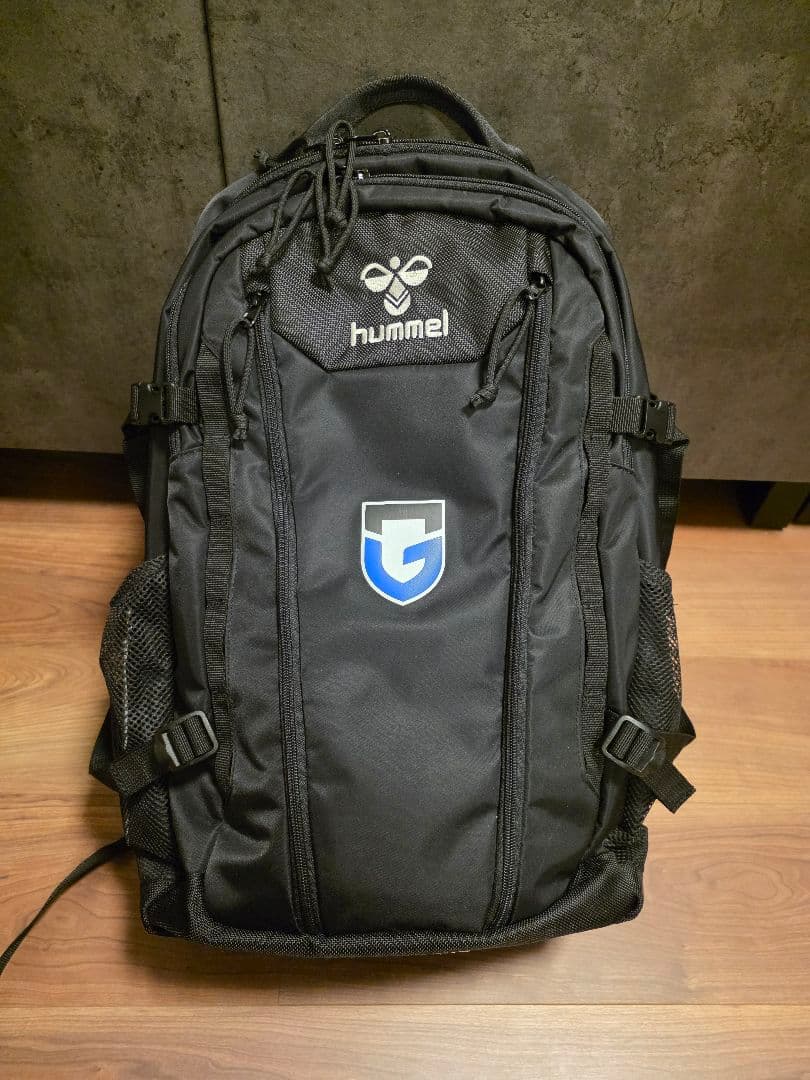【美品】ガンバ大阪　hummel 選手仕様バックパック 黒 ロゴ付き