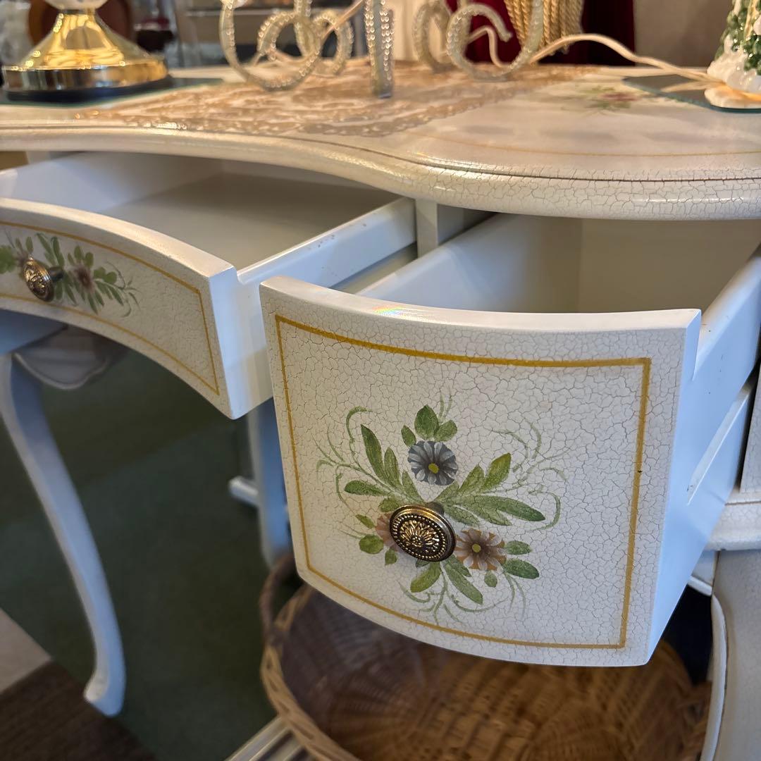 ロココ調　猫足サイドテーブル