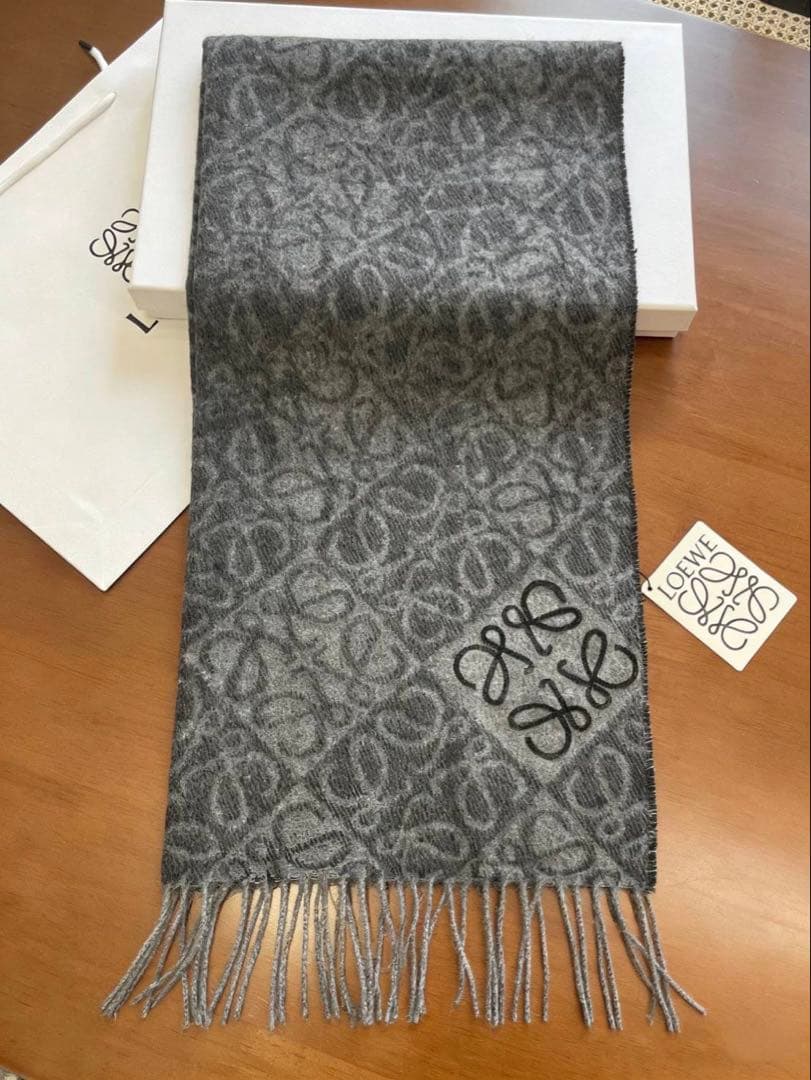 値下げ！LOEWE グレー マフラー ウール