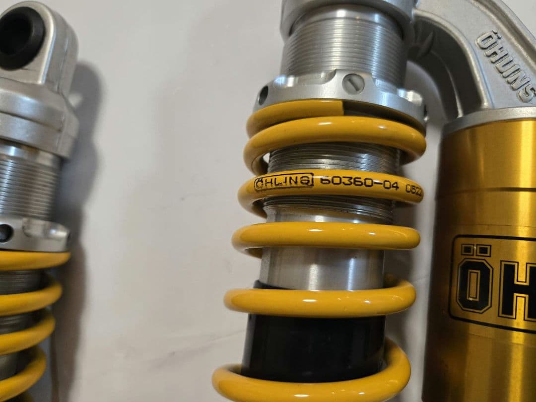 CB400SF用　ÖHLINS サスペンション 　レジェンドツイン