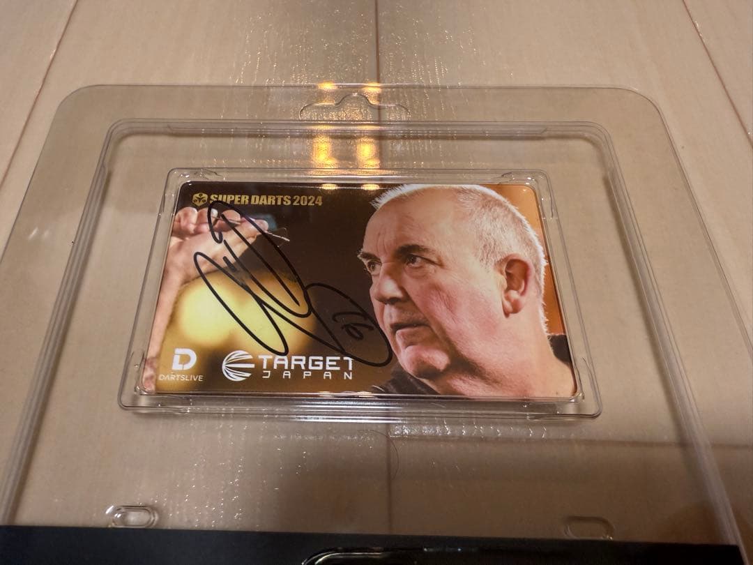 フィルテイラー直筆サイン入りダーツライブカード