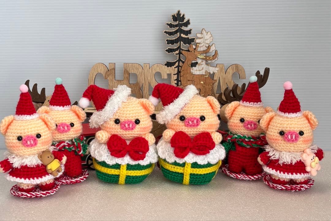 あみぐるみ　ぶたさん　① クリスマス　【ゆっこ】 ハンドメイド