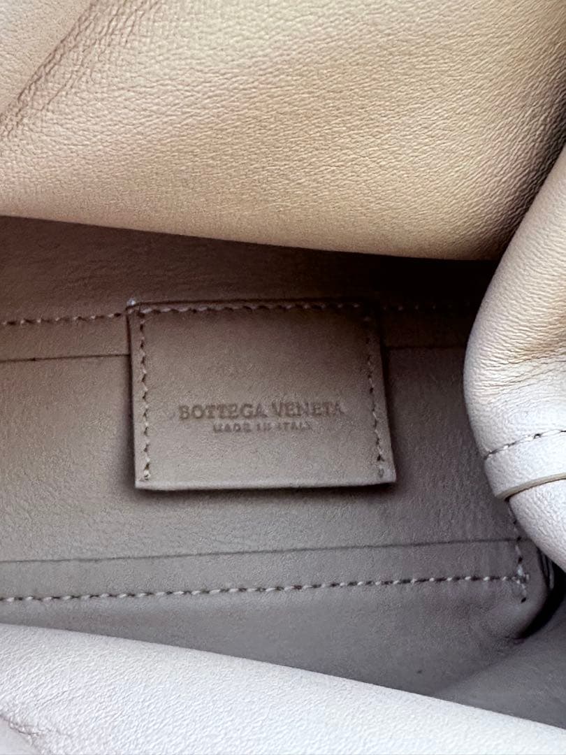 BOTTEGA VENETA レザー ショルダーバッグ ベージュ系