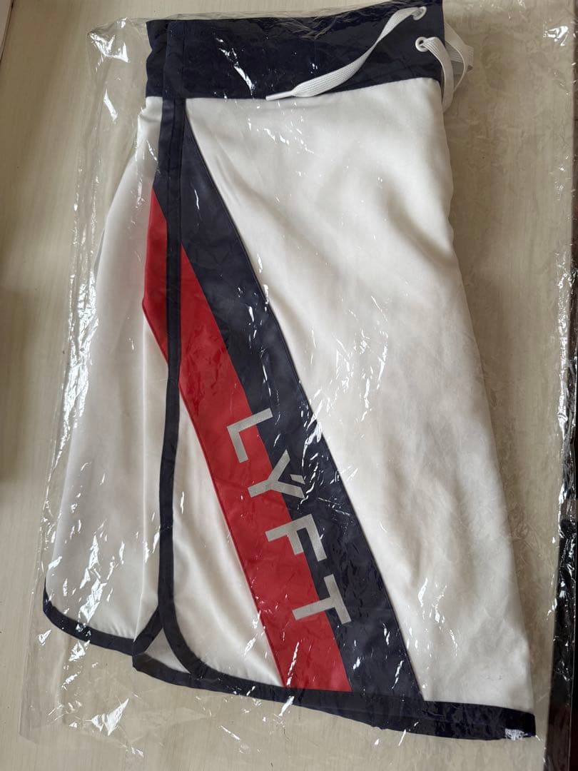 LYFT サーフパンツ Sサイズ メンズフィジーク　水着　未使用