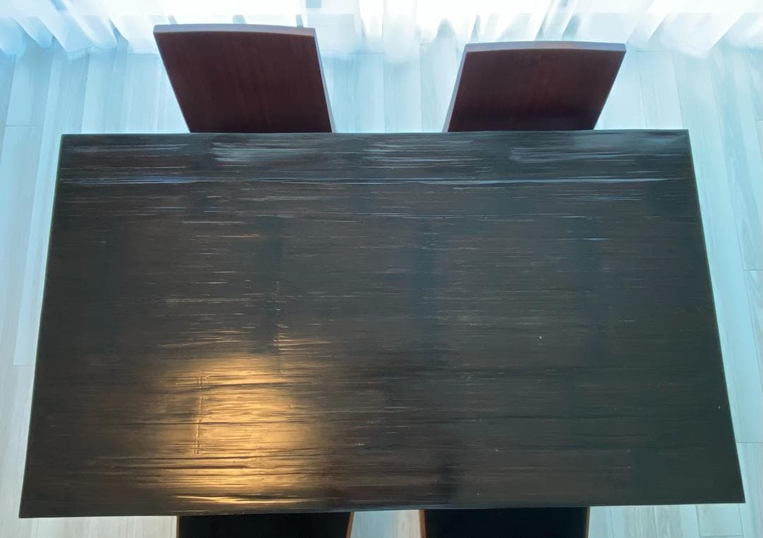 クワイエットアワーズ ダイニングテーブル