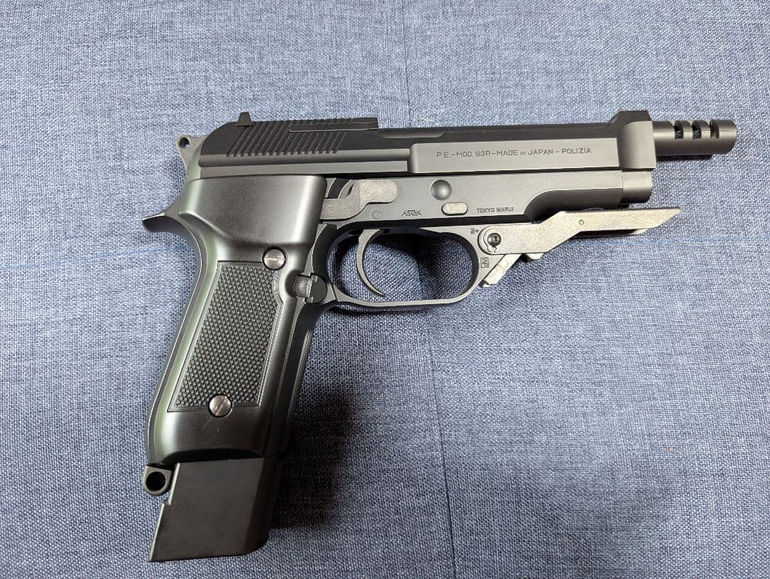 【美品】東京マルイ電動ガン M93R震閃電カスタム&LIPOバッテリーセット