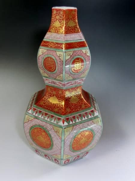 花瓶■赤絵金襴手六角瓢赤玉花入「九谷陶源」丸窓寿萬紋 窓花唐草金彩 時代物■