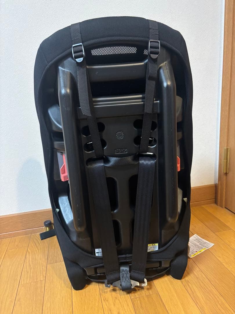 【美品】Combi チャイルドシート ブラック ジョイトリップ　エアスルー　GG