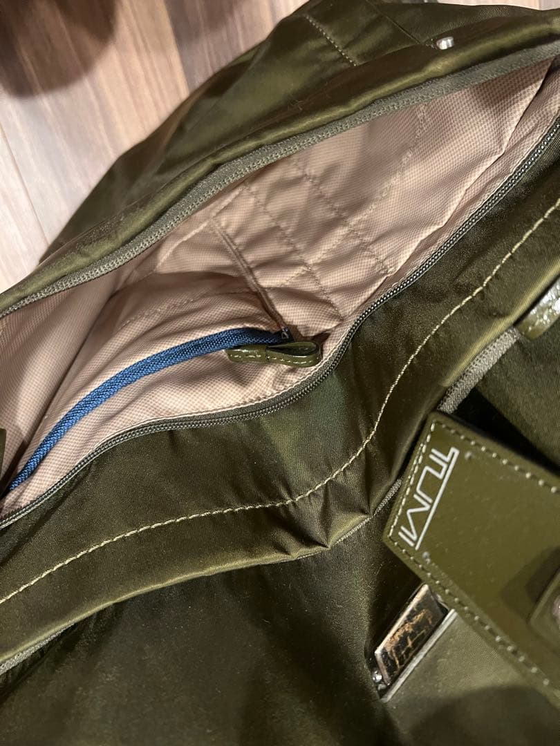 【値下】トゥミ TUMI グリーン キャリー機能付きバックパック