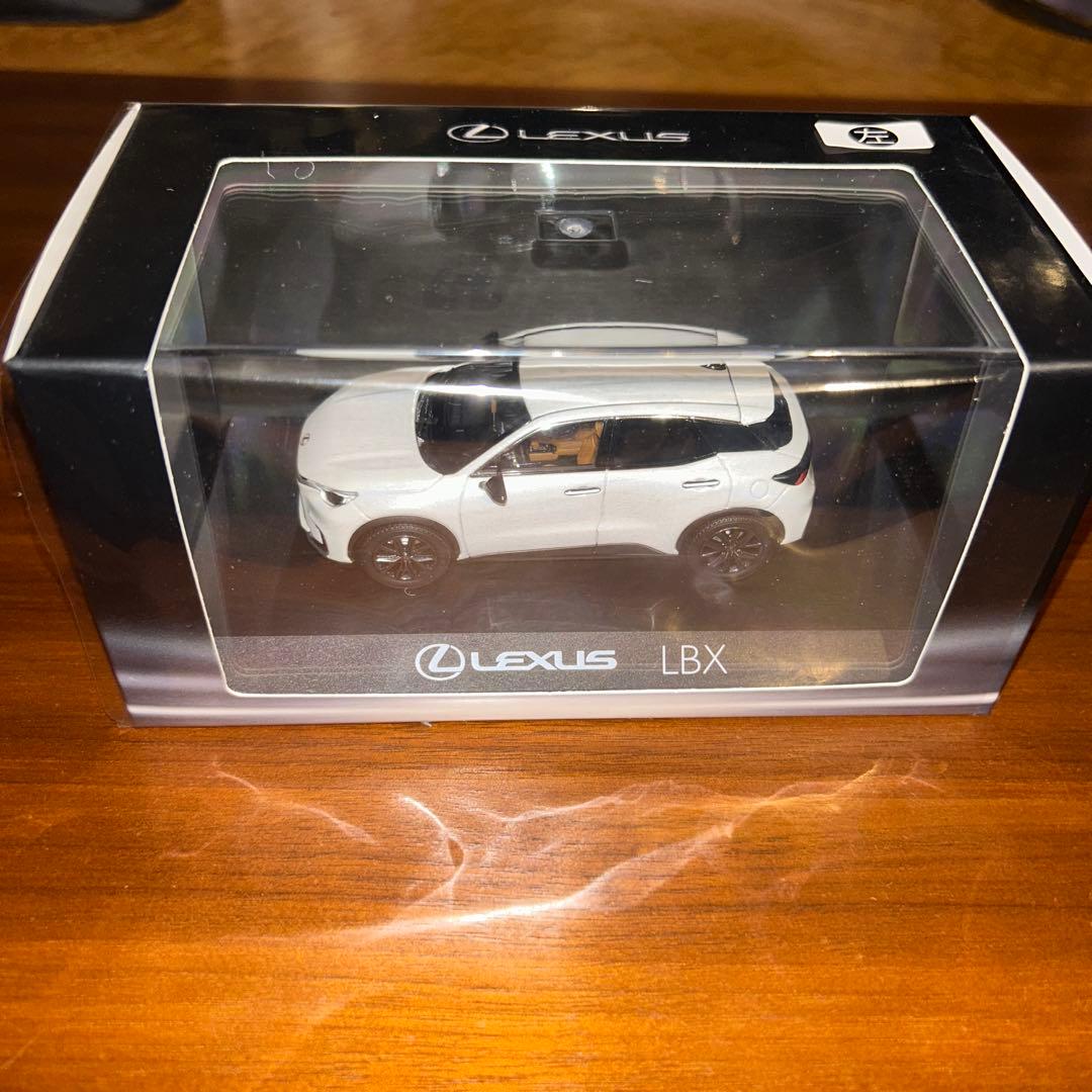 Lexus LBX ミニカー ホワイト　レクサス　京商