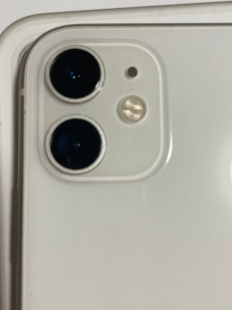 Apple iPhone 11 ホワイト本体