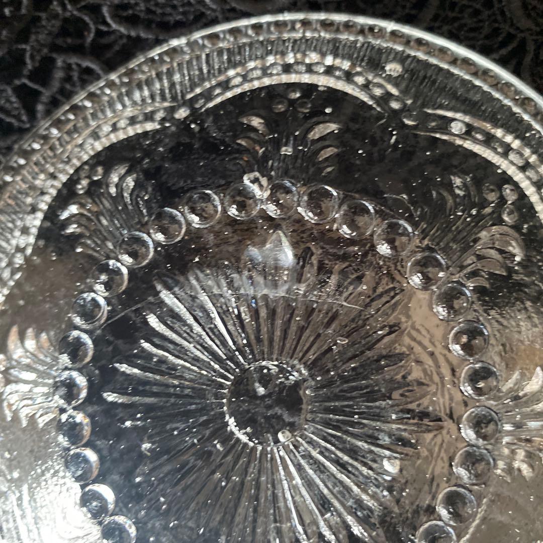 アンティークのプレスガラス製 明治〜昭和ガラスの小皿5枚セット　ウランガラス