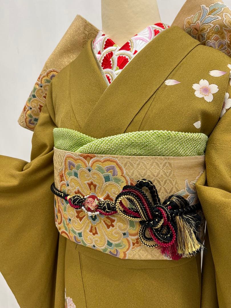 振り袖　フルセット　別誂長襦袢付金彩加工　刺繍入り　成人式　個性的　山吹色680