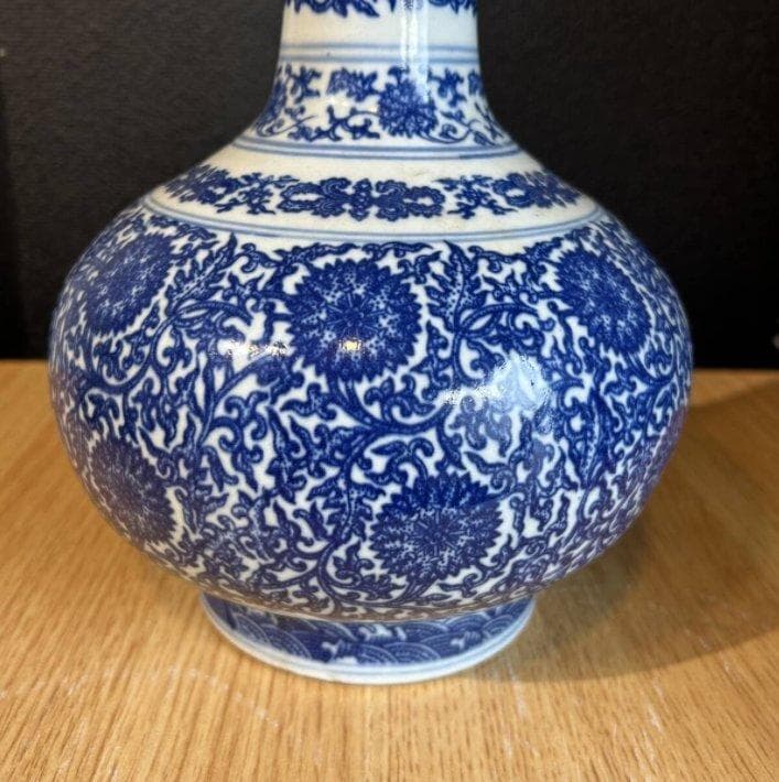 S8006　大清乾隆年製　青花　花瓶　中国古玩　古術　花器　陶器　希少　年代物